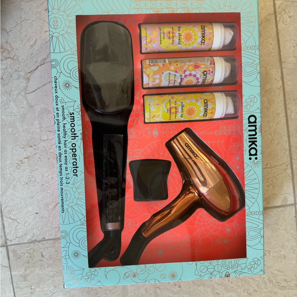 Amika Styling Set with Black Brush and Copper Dryer